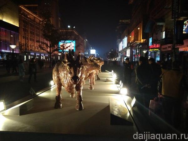 Железные быки на улицах Пекина